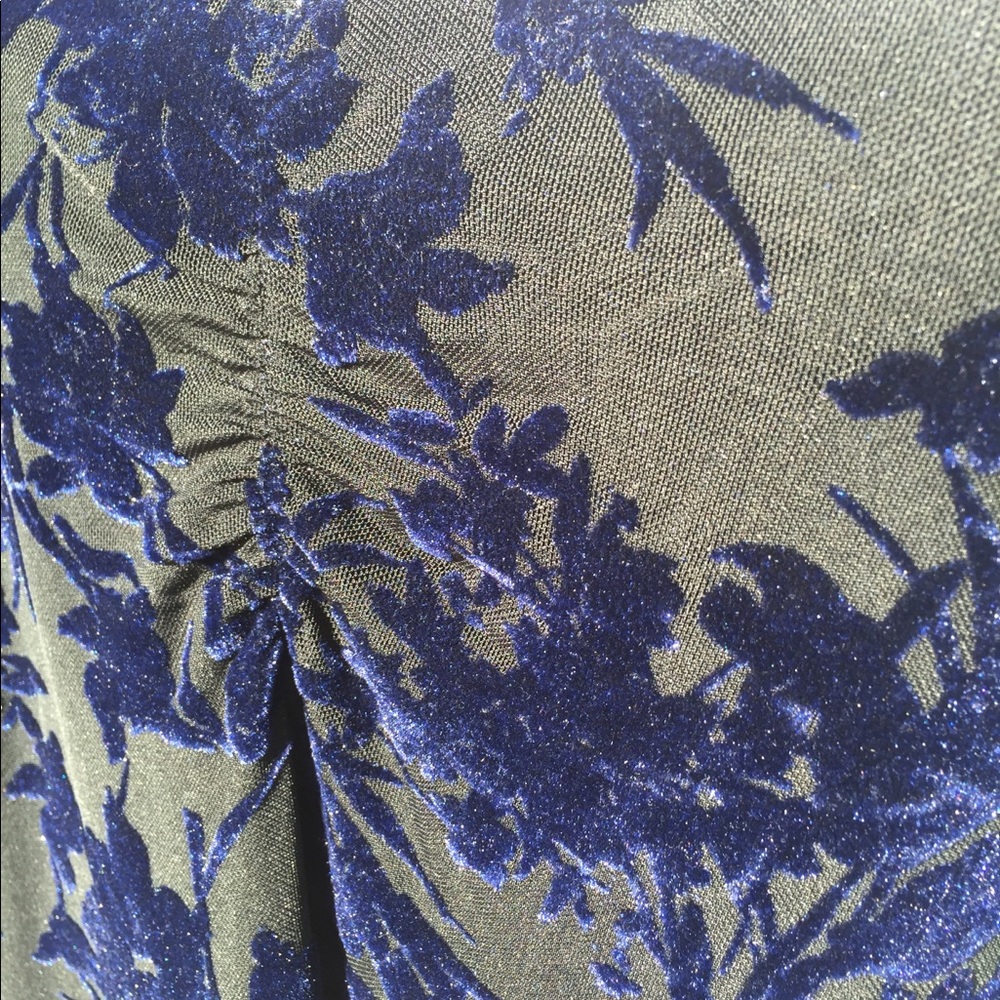 Hinge Cinch Velvet Evening Dress - Picture 5 of 8